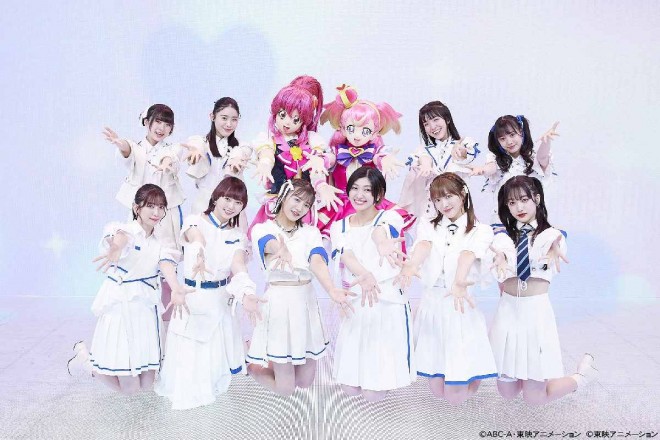 Shiritsu Ebisu Chugaku with Cure Lovely and Cure Wonderful