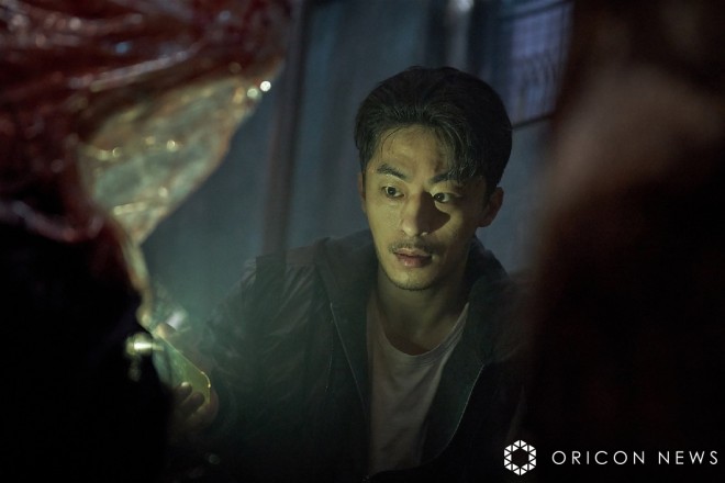 Seol Gang-woo (played by Koo Gyo-hwan) = Netflix series "Parasyte -The Grey-" exclusively on Netflix from April 5th