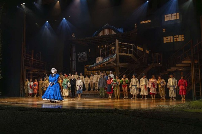 Final performance of "Spirited Away" in London (Chihiro played by Mone Kamishiraishi) curtain call photo (Photographer: Ellie Kurttz)