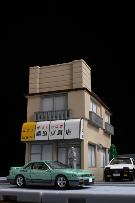 Combined Tomica models to recreate scenes from Initial D