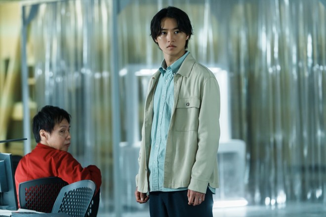 Arisu and Usagi facing dangerous game challenges in Alice in Borderland Season 3