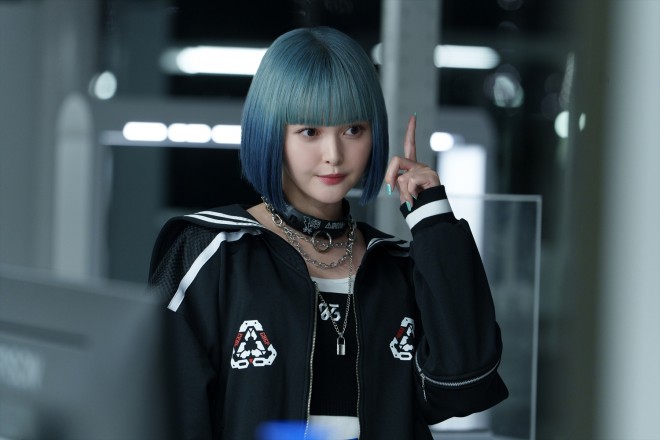 Arisu and Usagi facing dangerous game challenges in Alice in Borderland Season 3