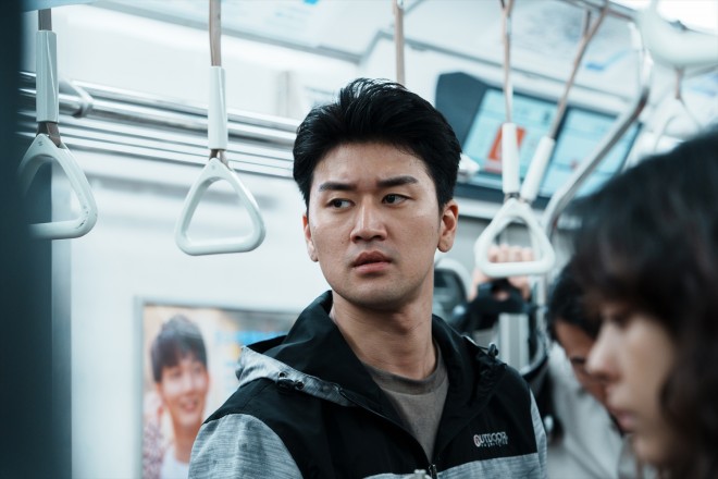 Arisu and Usagi facing dangerous game challenges in Alice in Borderland Season 3