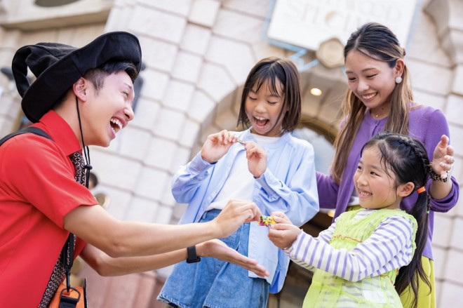 Scenes from the new show "Pokémon Unstoppable Halloween Party"