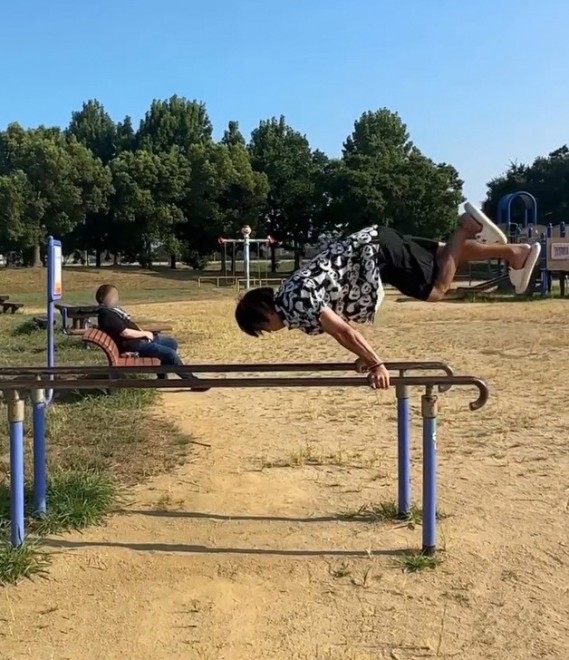 MASATO doing firefighter strength training (Instagram / @masato_antigravity)