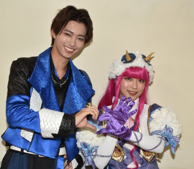No.1 Sentai Gozyuger (from left): Hideharu Suzuki, Marupi 