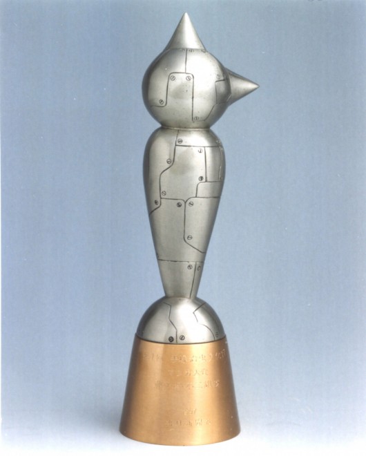 bronze statue of Astro Boy, created by Hiroshi Yokoyama
