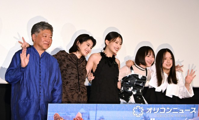 Director Hirokazu Koreeda, Aju Makita, Natsuki Deguchi, Furi Nanase, and Rokka Okada, from left, attend the completion report event for the live action film Look Back.