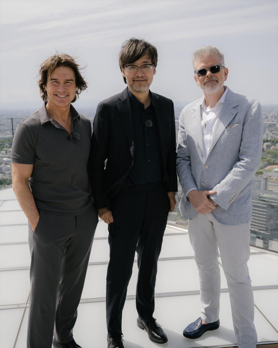 Tom Cruise dan Takashi Yamazaki di SHIBUYA SKY