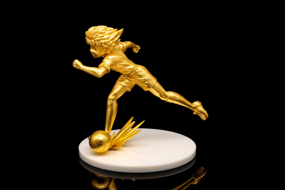 Takashimaya Unveils Pure Gold Captain Tsubasa Set for Japan's 2026