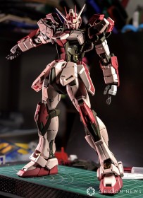 The Unusual "Red Gundam," praised on SNS as "exceptionally cool" and "godly quality" - Popular modeler reveals the secret to making Gunpla "lively"