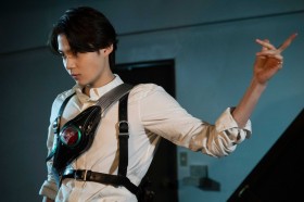 Kamen Rider Zeztz Episode 1 Story and Preview stills released: Baku Yorozu Transforms into Kamen Rider Zeztz