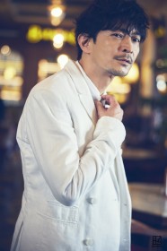 Kenjiro Tsuda Marks 30 Years as a Voice Actor at 54 with Commemorative Photobook Releasing in March, Jakarta Location Shoot Revealed