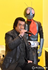 Hiroshi Fujioka Reflects on Kamen Rider’s 55th Anniversary as “Deeply Memorable in Every Way” Appears with Son Maito Fujioka Beside Rider No.1 Statue